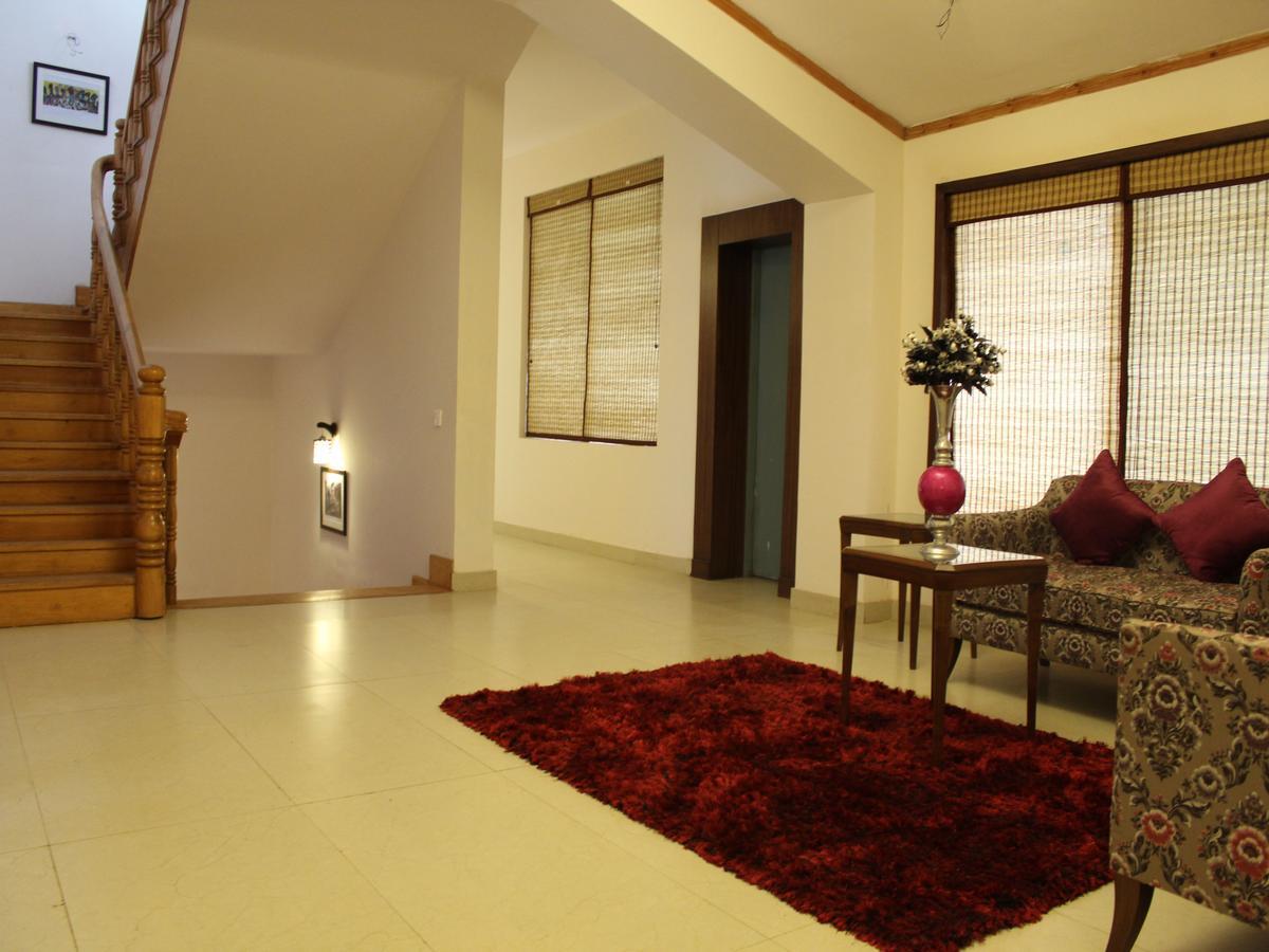 Oyo 2531 Hotel Una Comfort Misty Oak Nainital Exterior foto